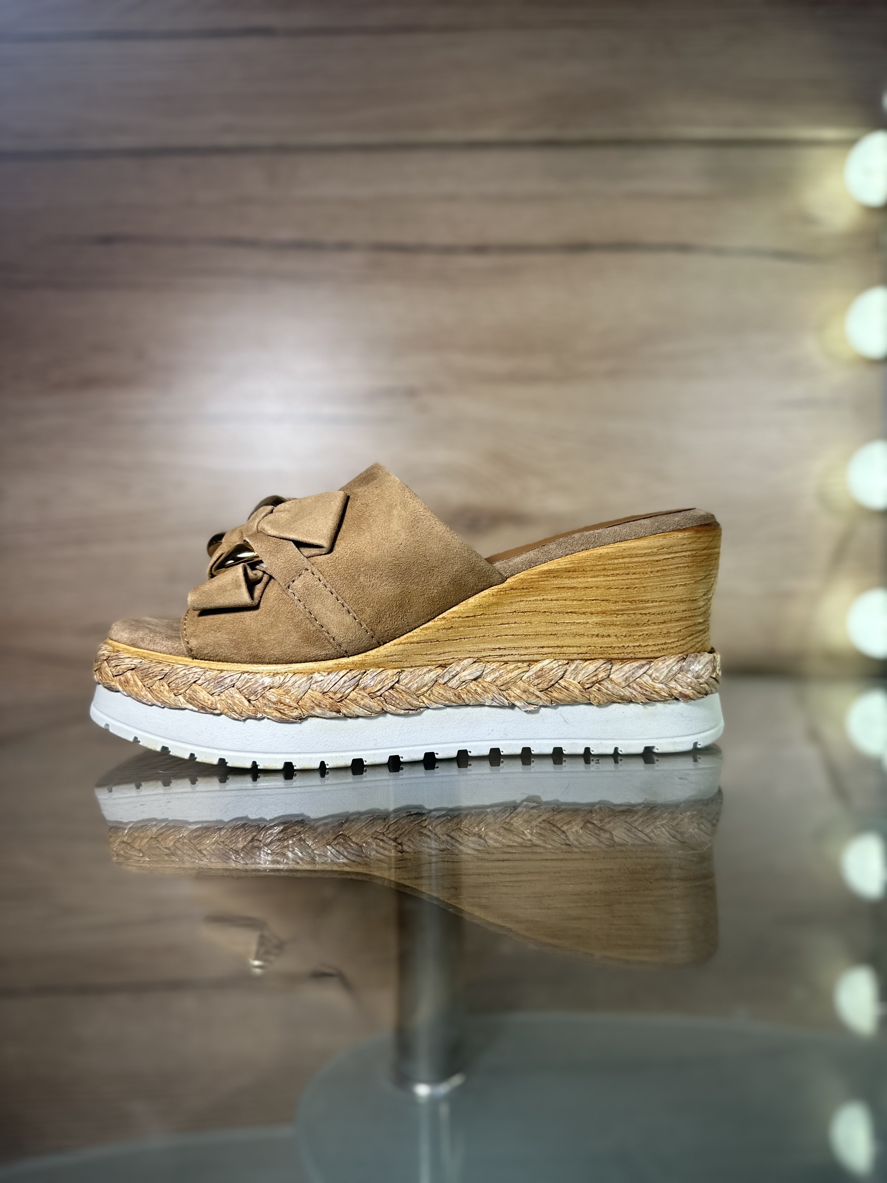 Leather shoes